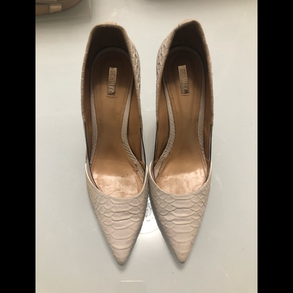 Schultz embossed white leather heels!